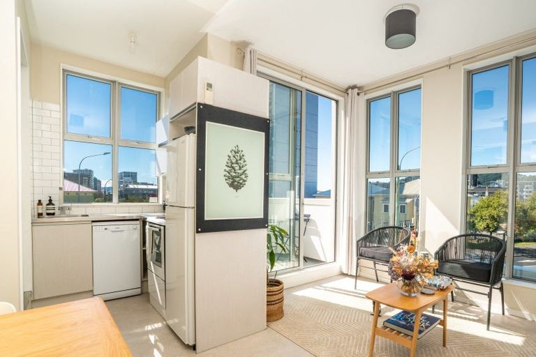 Photo of property in 31 Karo Drive, Te Aro, Wellington, 6011