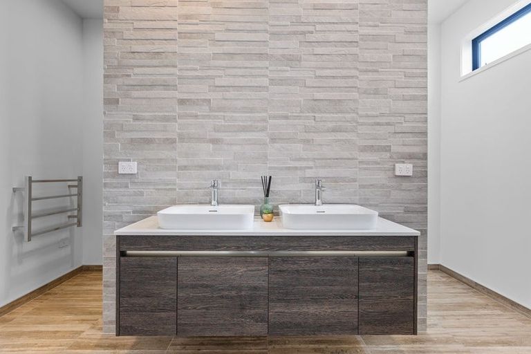 Photo of property in 3a Parrs Road, Hurworth, New Plymouth, 4371