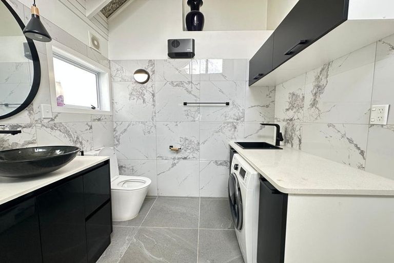 Photo of property in 47a Taikata Road, Te Atatu Peninsula, Auckland, 0610