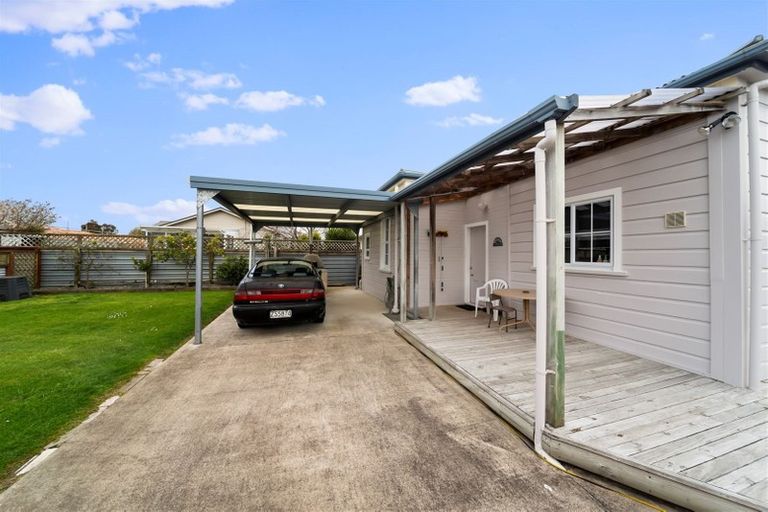 Photo of property in 16 Surrey Street, Hawera, 4610