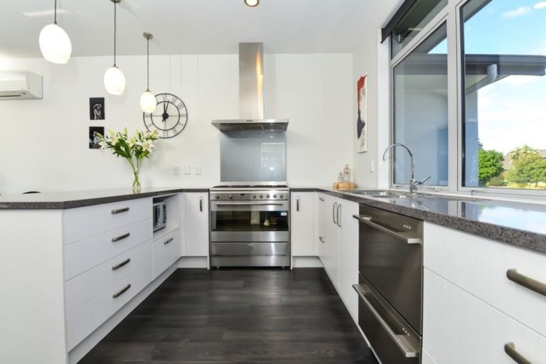 Photo of property in 10 The Rocks, Flagstaff, Hamilton, 3210