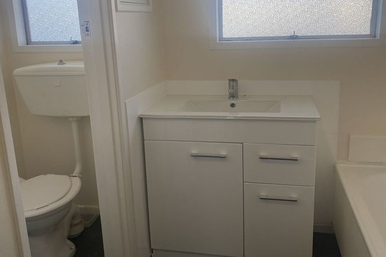 Photo of property in 1/27 Kawau Crescent, Bromley, Christchurch, 8062