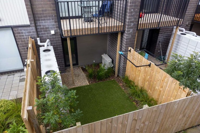 Photo of property in 5/3234 Great North Road, New Lynn, Auckland, 0600