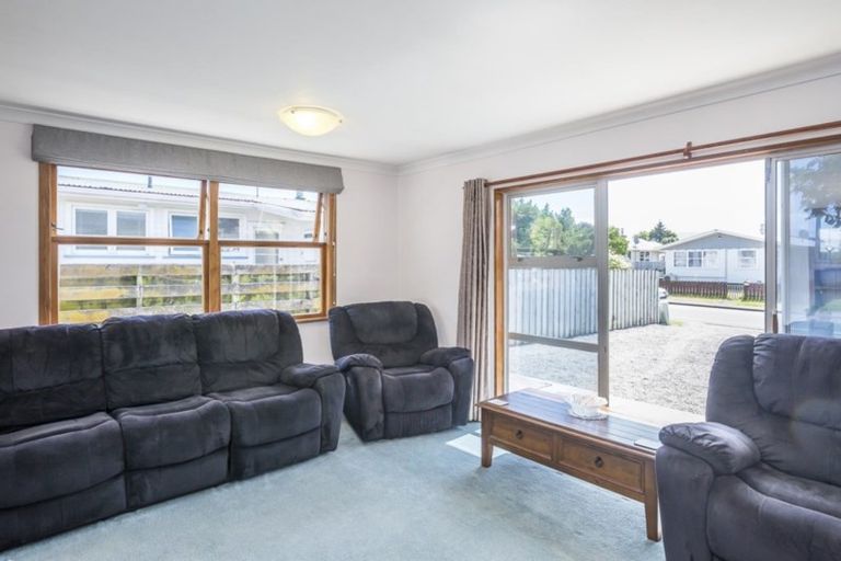 Photo of property in 38 Walton Road, Paraparaumu Beach, Paraparaumu, 5032