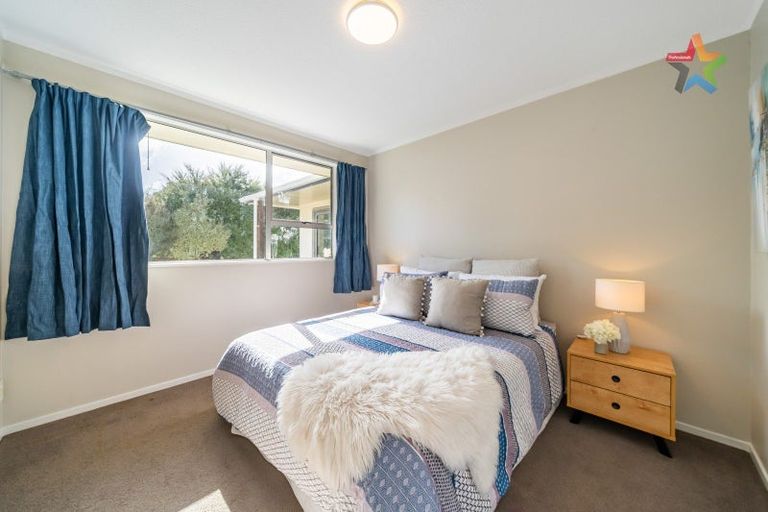 Photo of property in 127 Holborn Drive, Stokes Valley, Lower Hutt, 5019