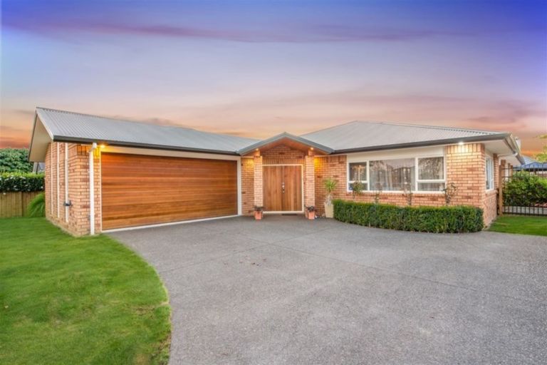 Photo of property in 18 Wiltshire Drive, Huntington, Hamilton, 3210