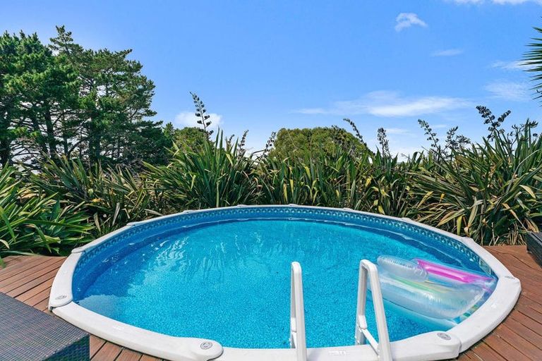 Photo of property in 37 Whiriwhiri Road, Waiuku, 2682