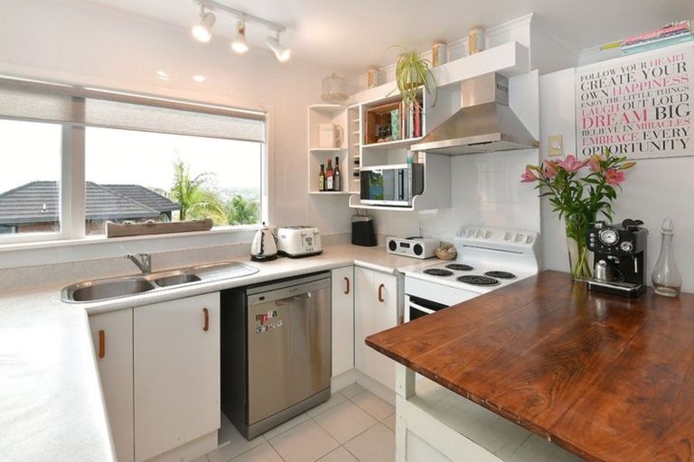 Photo of property in 1/40 Carlisle Road, Browns Bay, Auckland, 0630