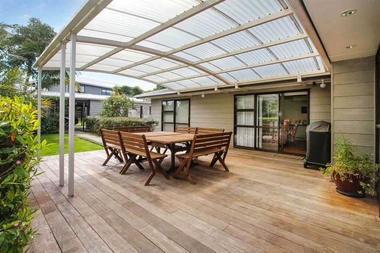 Photo of property in 25 Stella Drive, Clarks Beach, 2122