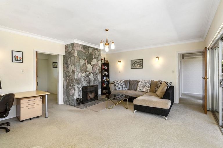 Photo of property in 30 Moeraki Road, Maoribank, Upper Hutt, 5018