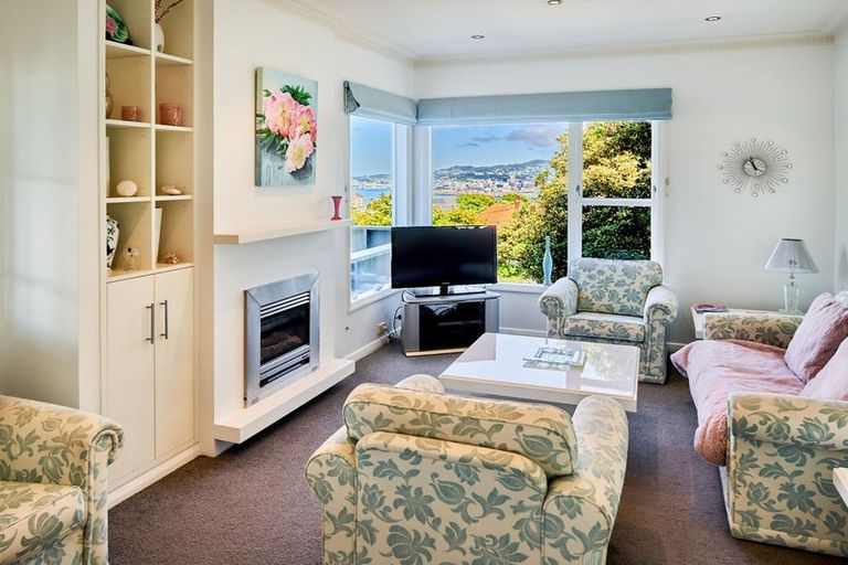 Photo of property in 102 Homebush Road, Khandallah, Wellington, 6035