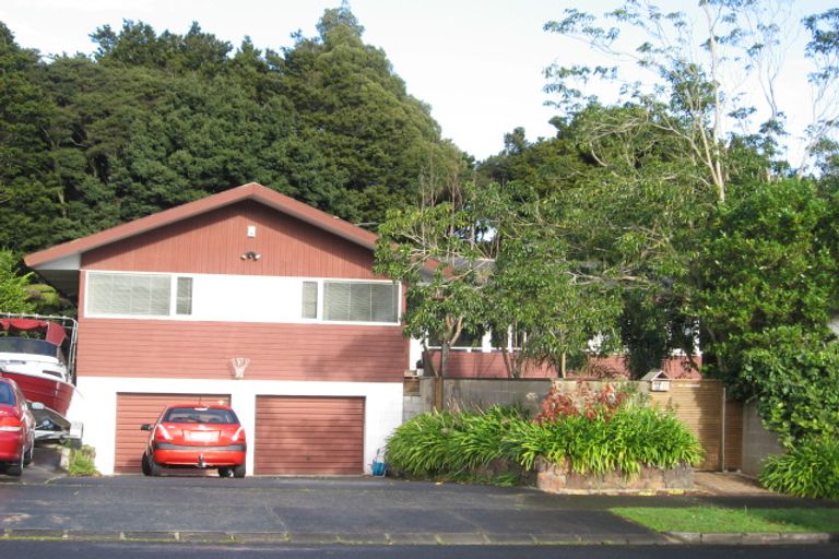 Photo of property in 27 Walpole Avenue, Hillpark, Auckland, 2102