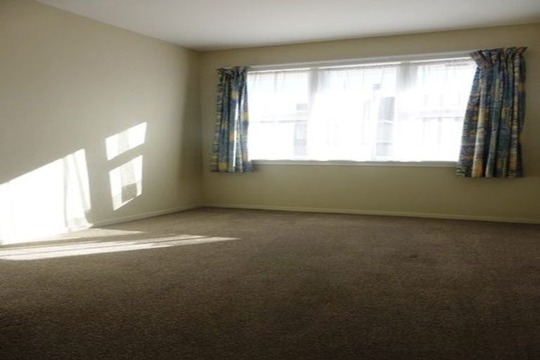 Photo of property in 19 Canberra Place, Redwood, Christchurch, 8051