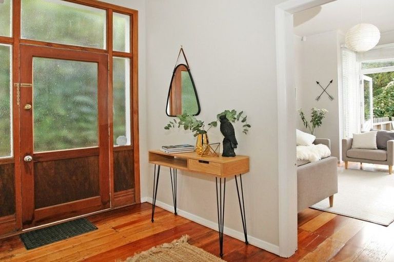 Photo of property in 11 Mortimer Terrace, Aro Valley, Wellington, 6021