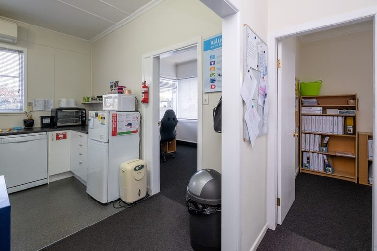 Photo of property in 379 Broadway, Stratford, 4332