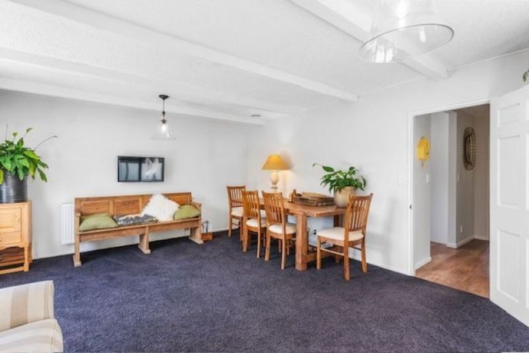 Photo of property in 261 Te Moana Road, Waikanae, 5036