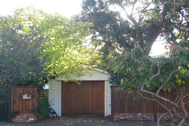 Photo of property in 430 Muritai Road, Eastbourne, Lower Hutt, 5013