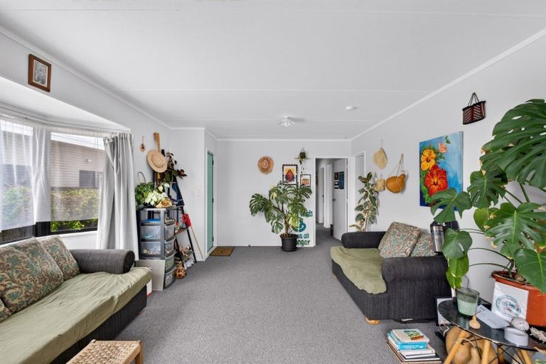 Photo of property in 28 Cranby Crescent, Onekawa, Napier, 4110
