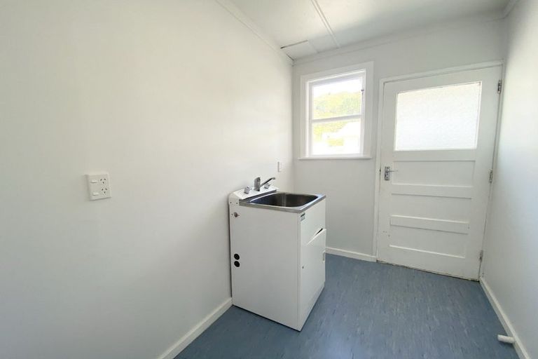 Photo of property in 103 Wilkie Crescent, Naenae, Lower Hutt, 5011