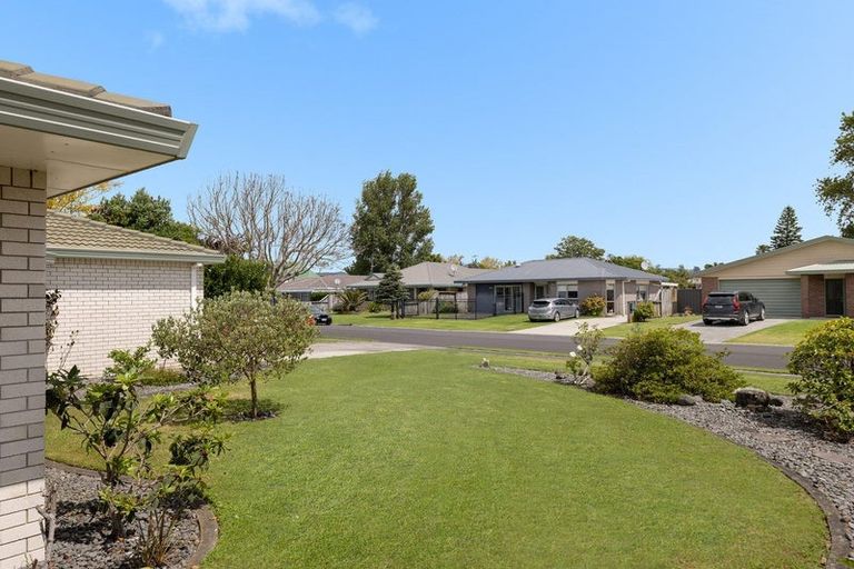 Photo of property in 5 Webb Place, Papamoa Beach, Papamoa, 3118