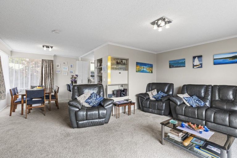 Photo of property in 95 Manu Crescent, Upper Vogeltown, New Plymouth, 4310