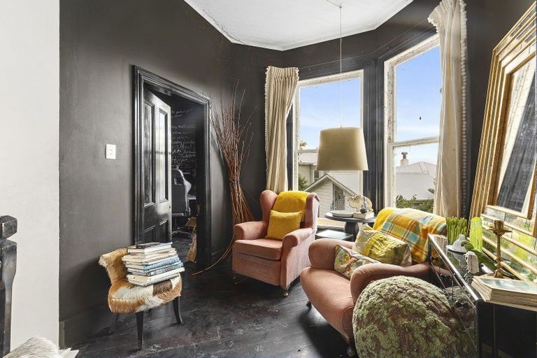 Photo of property in 25 Upper Bourke Street, Kilbirnie, Wellington, 6022