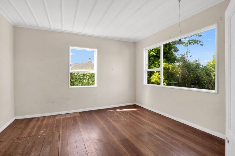 Photo of property in 41 Gloag Street, Waverley, 4510