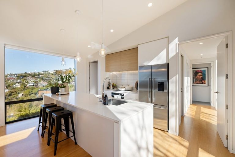 Photo of property in 110 Mount Pleasant Road, Mount Pleasant, Christchurch, 8081