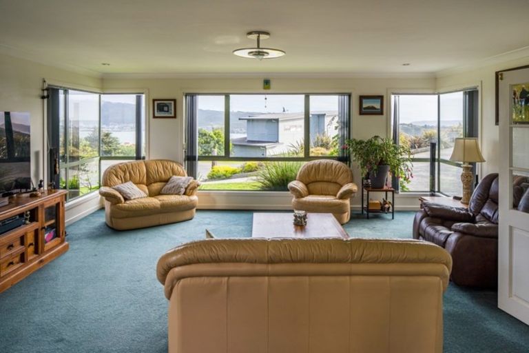 Photo of property in 4 Seascape View, Paremata, Porirua, 5024