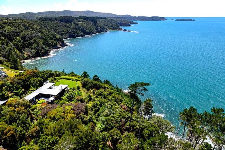 Photo of property in 15 Elizabeth Point Road, Kawau Island, 0920