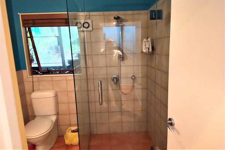 Photo of property in 22 Crescent Road East, Ostend, Waiheke Island, 1081