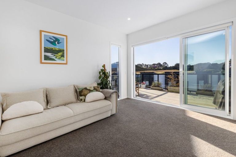 Photo of property in 32 Hokioi Drive, Kenepuru, Porirua, 5022