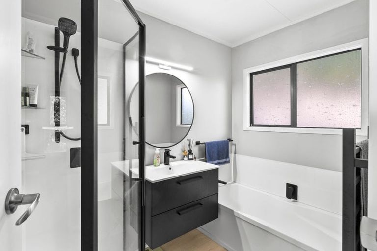 Photo of property in 8 Puketotara Street, Highlands Park, New Plymouth, 4312