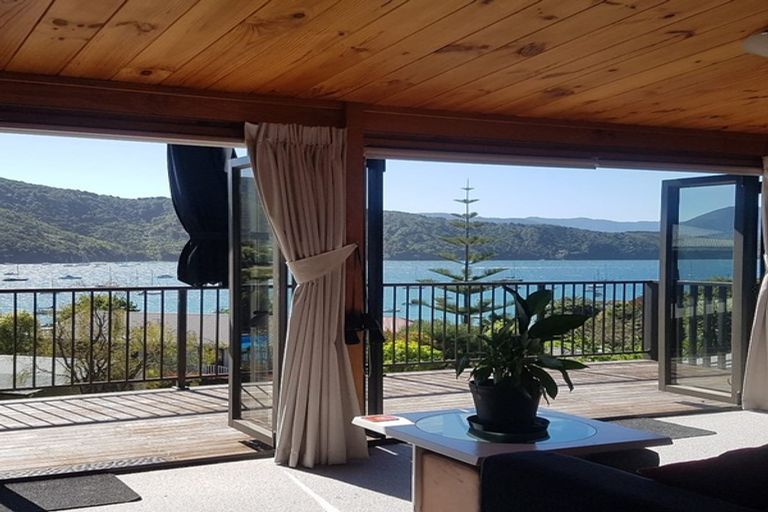 Photo of property in 9a Finlay Grove, Waikawa, Picton, 7220
