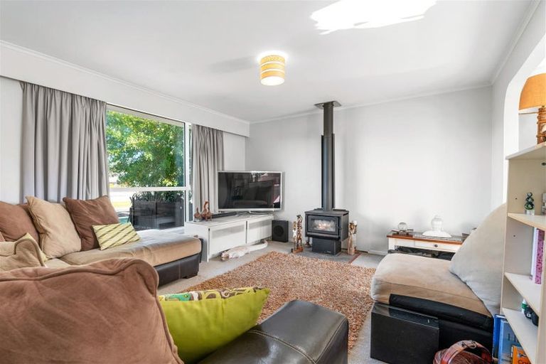 Photo of property in 25 Kahu Street, Utuhina, Rotorua, 3015