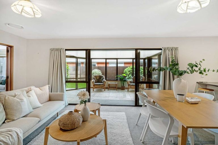 Photo of property in 10 Innisfree Place, Northwood, Christchurch, 8051