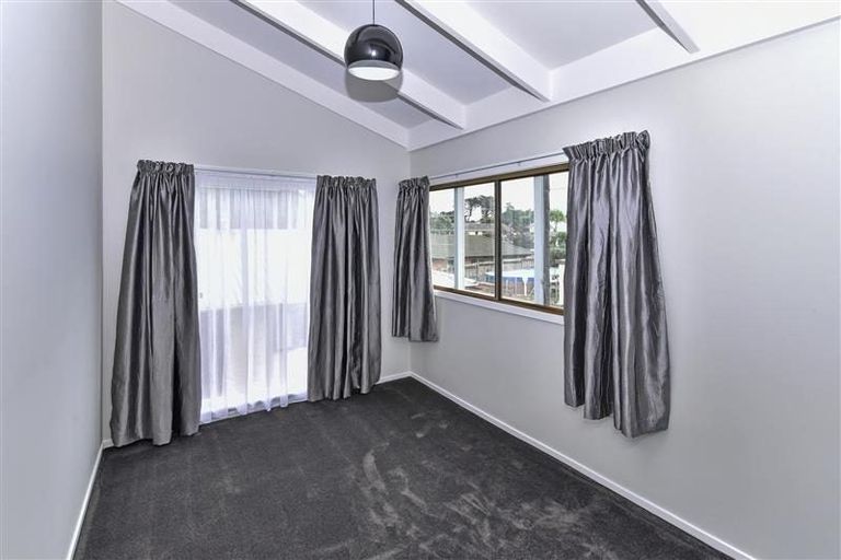 Photo of property in 27 Mcinnes Road, Weymouth, Auckland, 2103