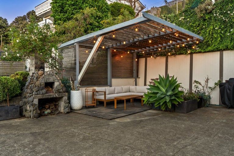 Photo of property in 147 Seatoun Heights Road, Miramar, Wellington, 6022