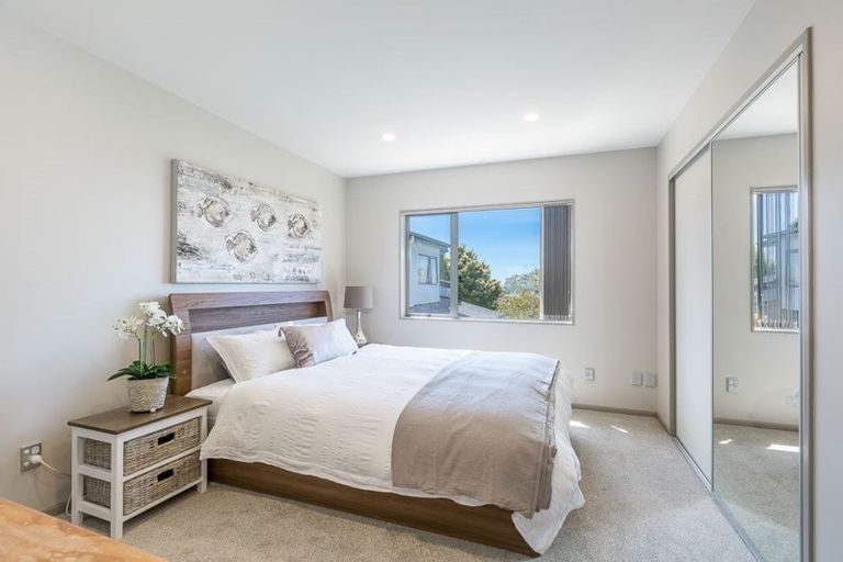 Photo of property in 11a Marlborough Avenue, Glenfield, Auckland, 0629