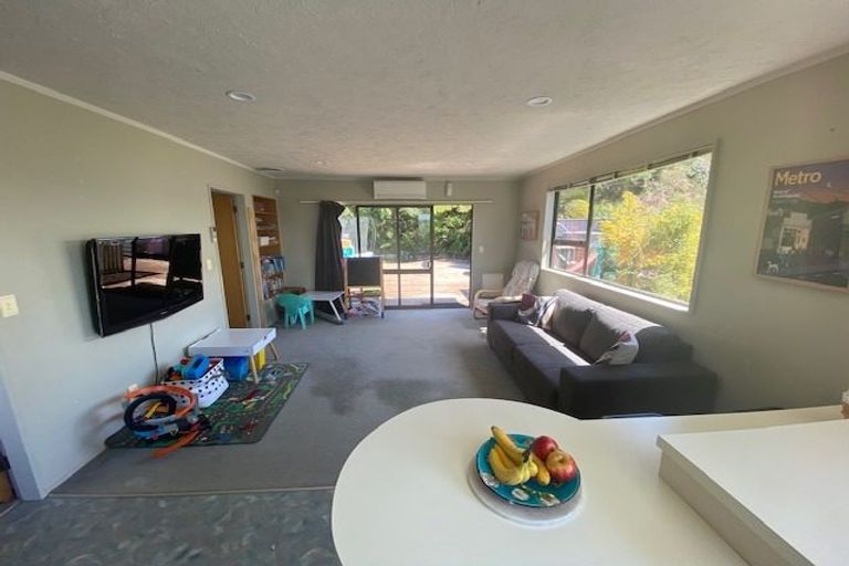 Photo of property in 43 Nalanda Crescent, Broadmeadows, Wellington, 6035