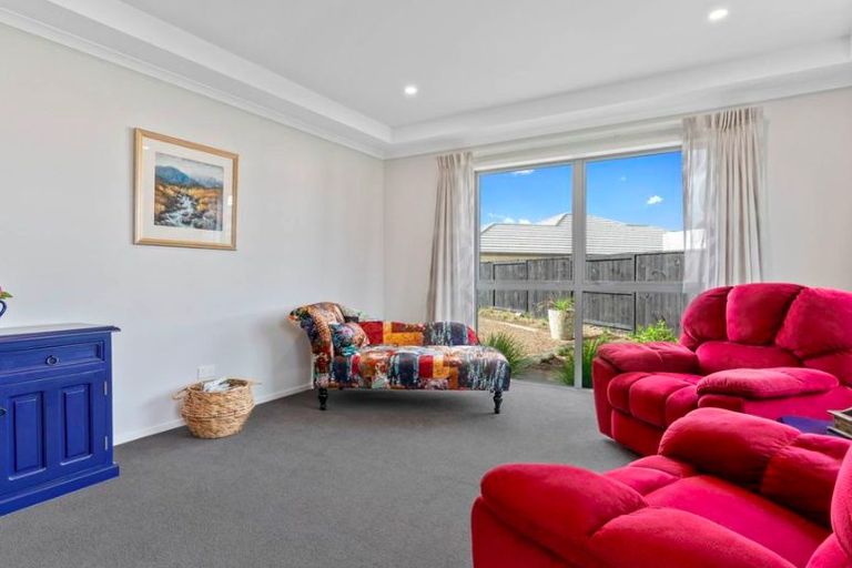 Photo of property in 22 Olney Court, One Tree Point, 0118