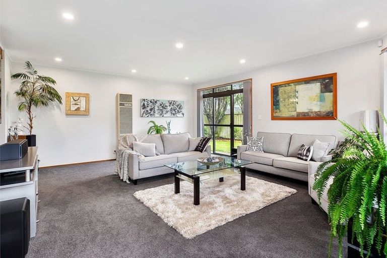 Photo of property in 12 Montrose Grove, Churton Park, Wellington, 6037