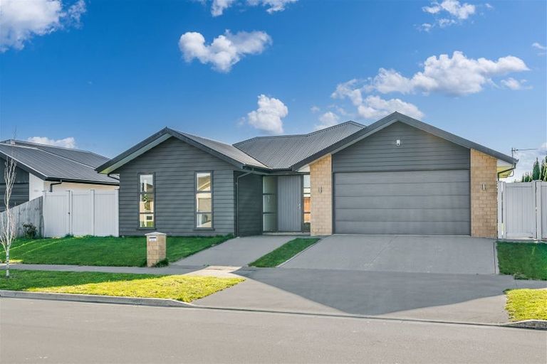 Photo of property in 33 Platinum Drive, Wigram, Christchurch, 8025