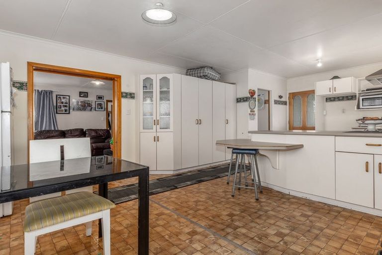 Photo of property in 43 Tiro Tiro Road, Levin, 5510