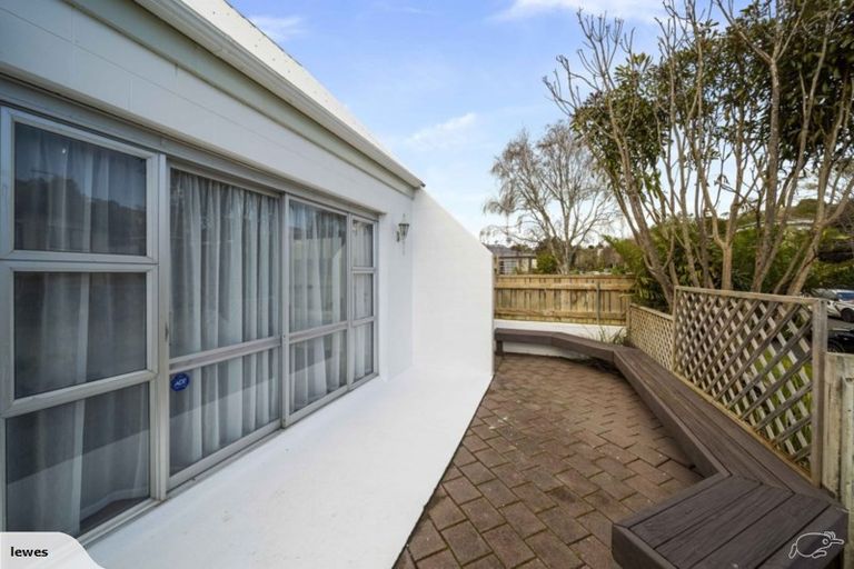 Photo of property in 13 Ambury Place, Merrilands, New Plymouth, 4312