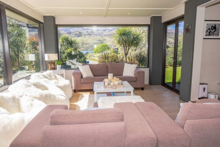 Photo of property in 21 De Bettencor Place, Mount Pisa, Cromwell, 9383