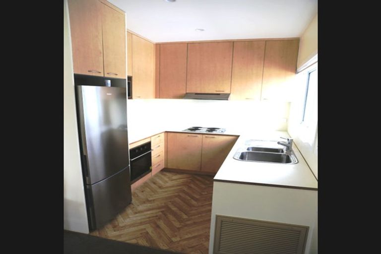 Photo of property in 47 Fairview Crescent, Kelburn, Wellington, 6012