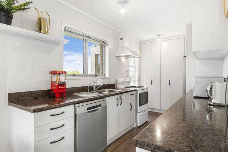 Photo of property in 5/9 Manuka Road, Bayview, Auckland, 0629