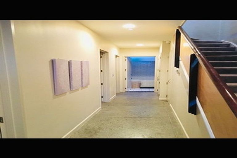 Photo of property in 2/306 Evans Bay Parade, Hataitai, Wellington, 6021