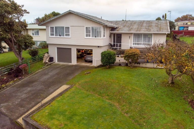 Photo of property in 11 Ries Street, Dannevirke, 4930
